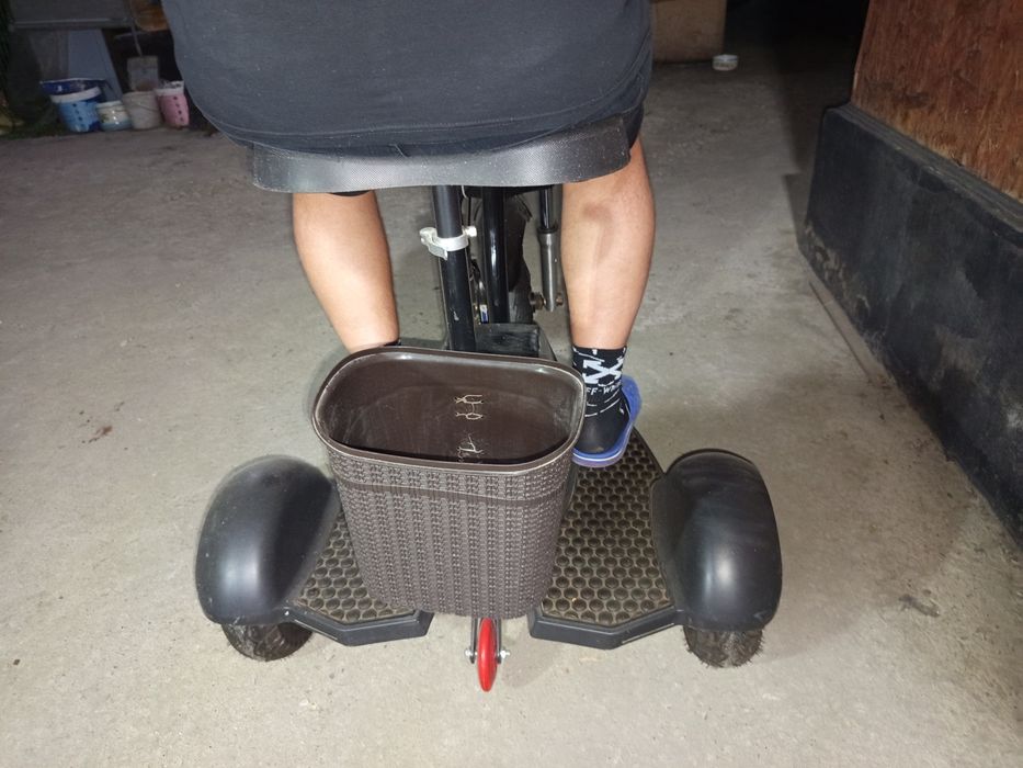 Продам б/у электросамокат