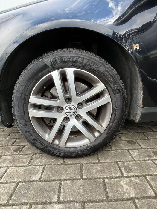 Mă vinde. Volskwagen Passat