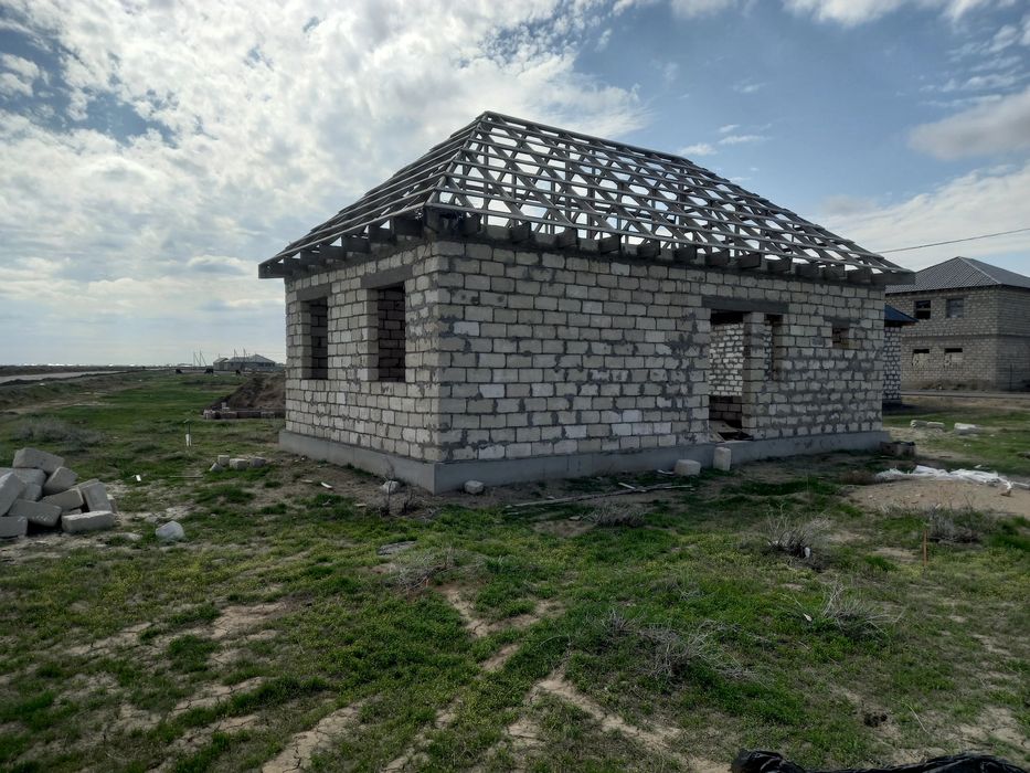 Жер сатылады. Бітпеген времянка