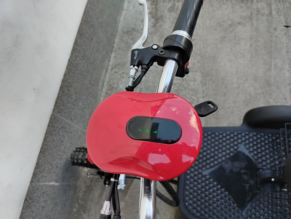 Triciclu scuter electric