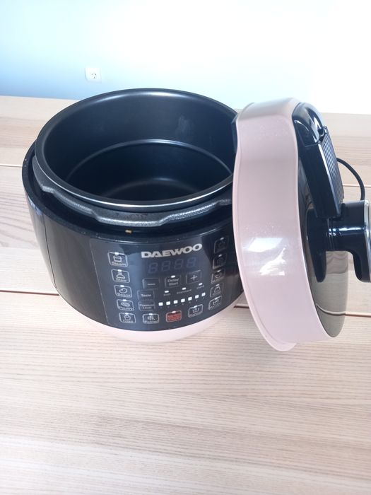 Мултикукър/ уред за готвене под налягане  Daewoo