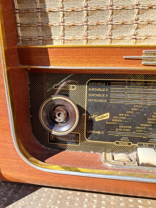 Aparat radio cu lămpi