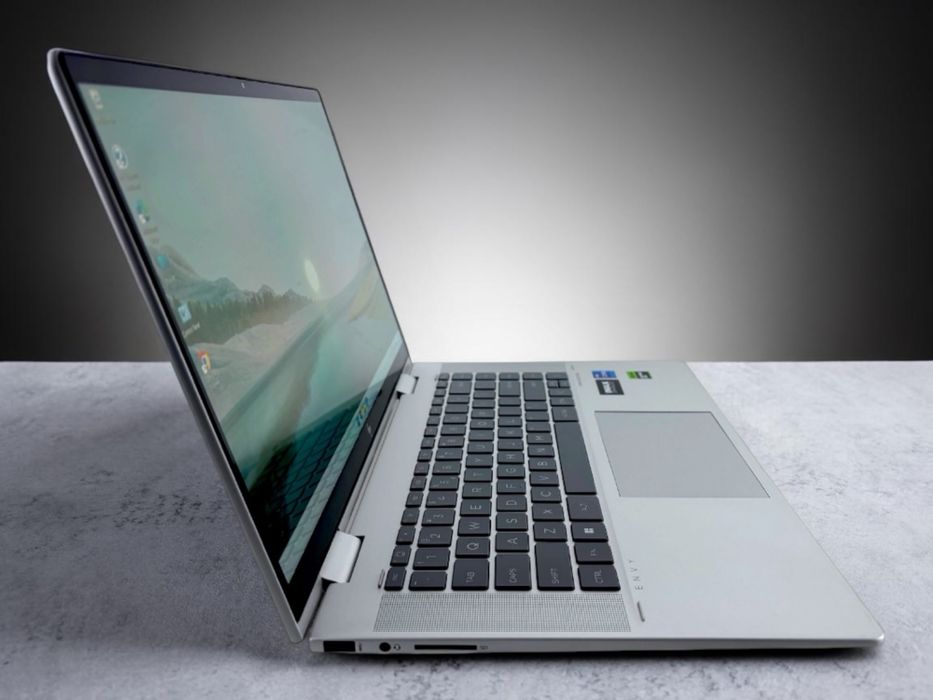 Лаптоп HP Envy x360 15.6" OLED i7-1355U 16GB DDR5 RAM 1TB SSD RTX 3050 Гаранция!