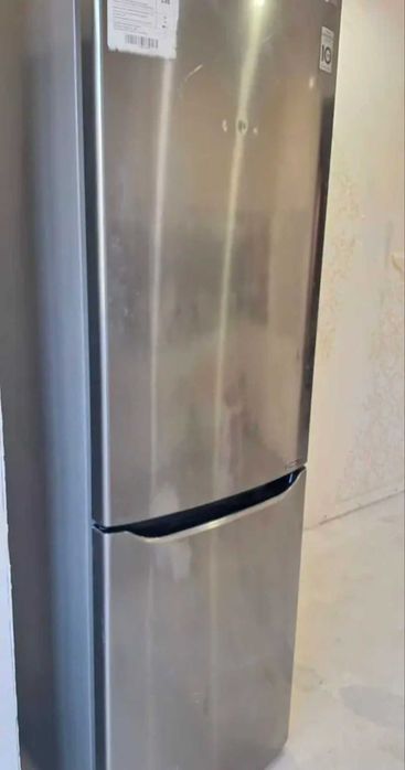 Холодильник с морозилкой LG
