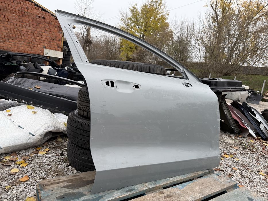 Врата Volvo V60