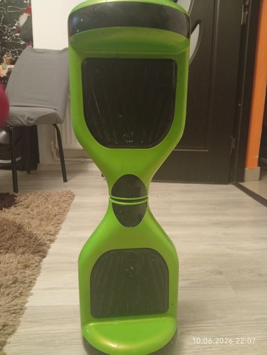 Vând Hoverboard funcțional, bateria ține foarte bine. Prezintă urme de uzură. Se vinde fără încărcător. Preț: 290 lei negociabil