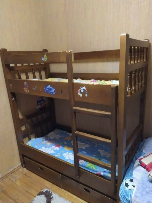 Детская двухъярусная кровать