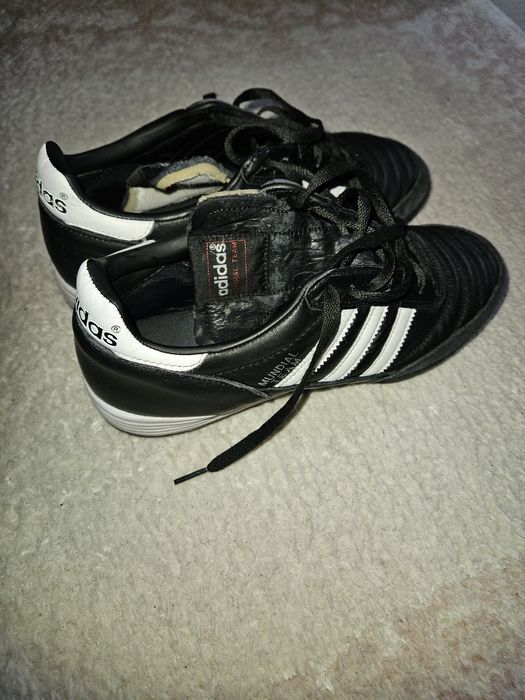 Vind adidas teren sintetic