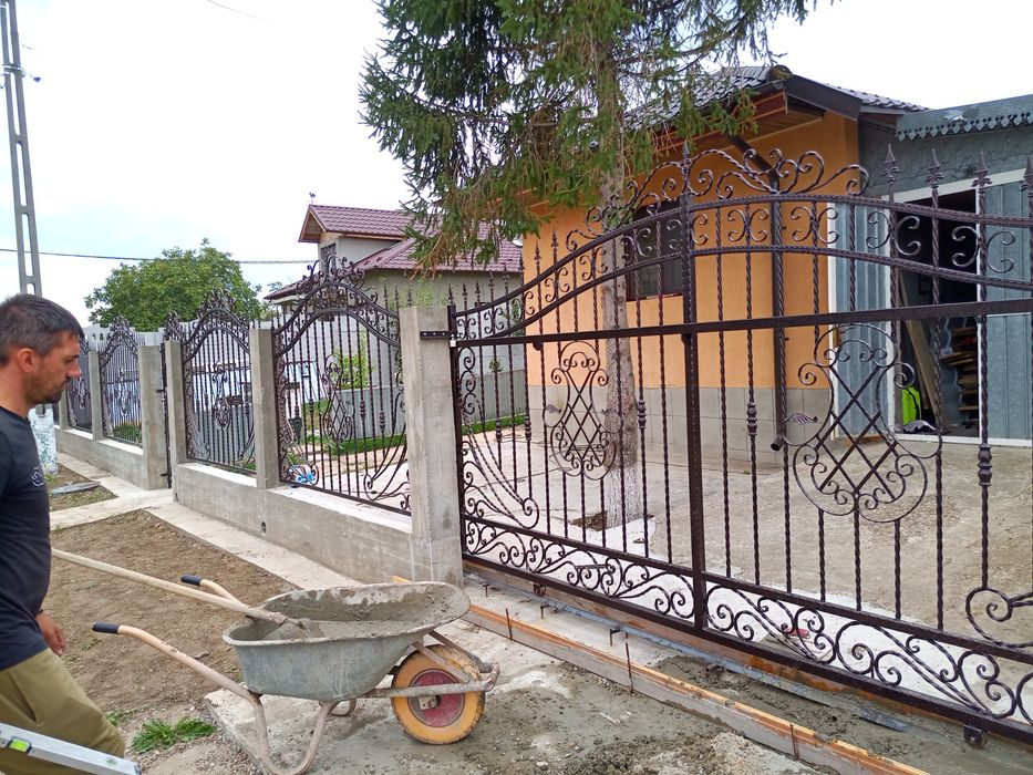 Porți modele jaluzea, tabla decupată, fier forjat