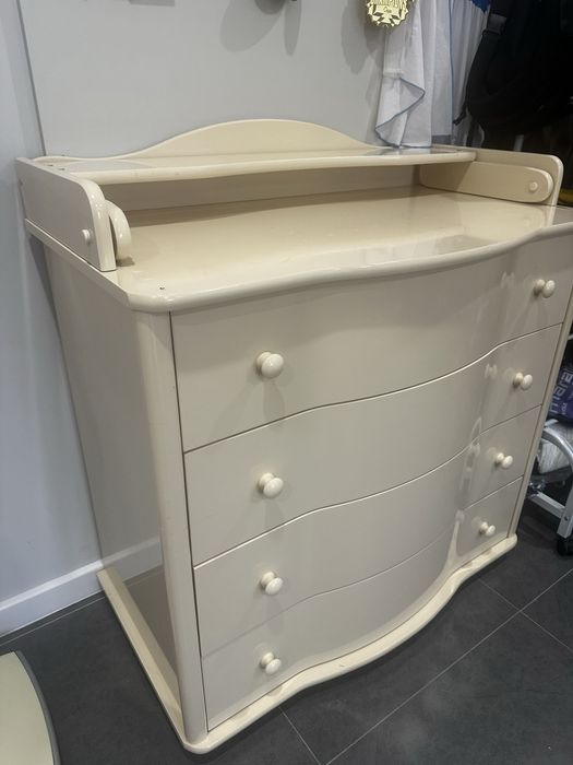 Комод с пеленальным столиком