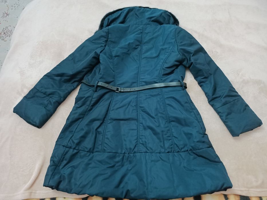 Продам женский пуховик 40р