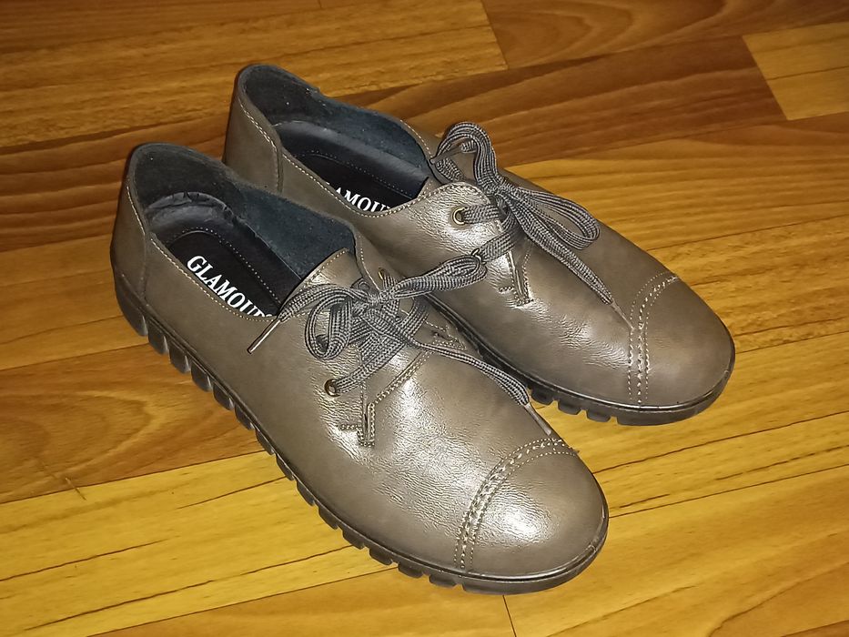 Продается женская обувь