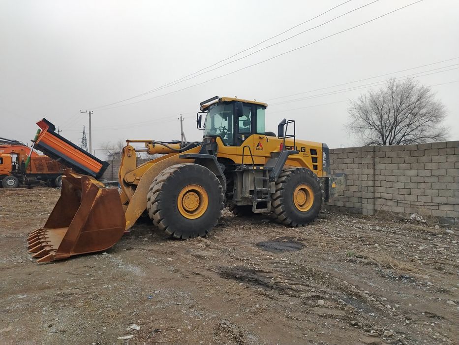 Продаю Погрузчик 5 кубовый