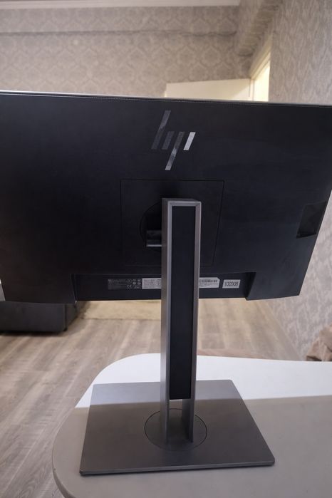 HP EliteDisplay E233