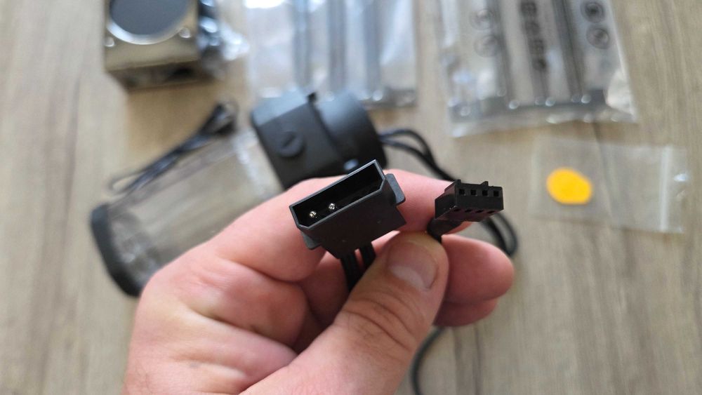 Corsair Hydro X Series D5 помпа с резервоар