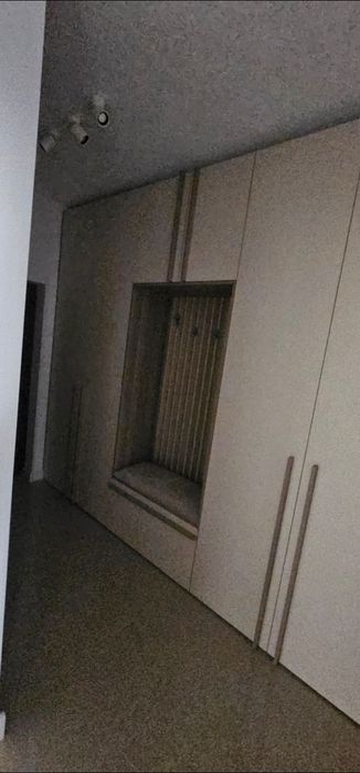 Inchiriem Apartament nou ..2 camere + parcare + boxa