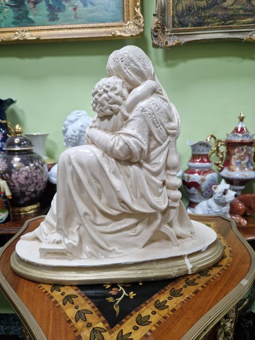 Прекрасна голяма антикварна керамична фигура статуетка