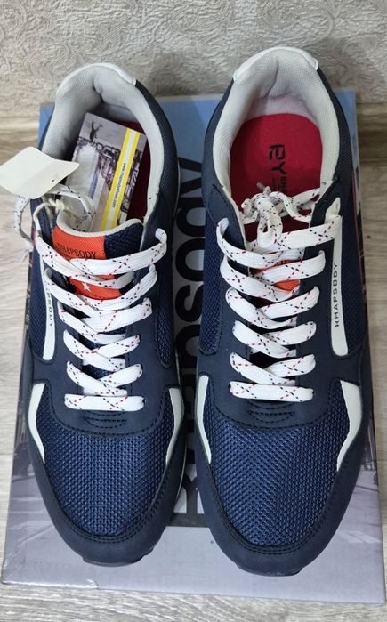 Продам новые кроссовки