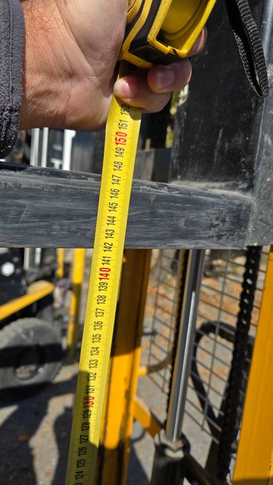 Ръчен стакер с регулиране на вилици - 1.2 тона