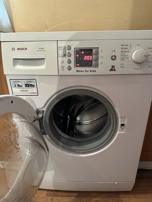 Продам Холодильник Indesit