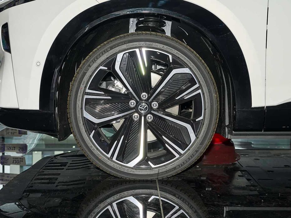 Mazda Ez 60 последовательный подзаряжаемый гибрид