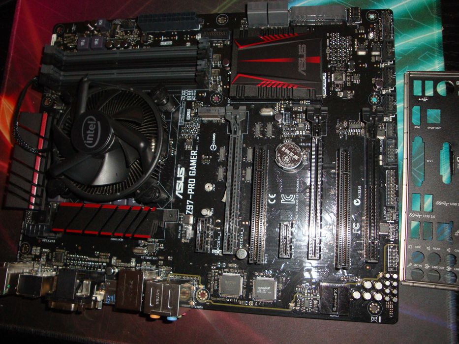 Kit asus Pro gamer Z97 black procesor i5 4590 3.7 Ghz