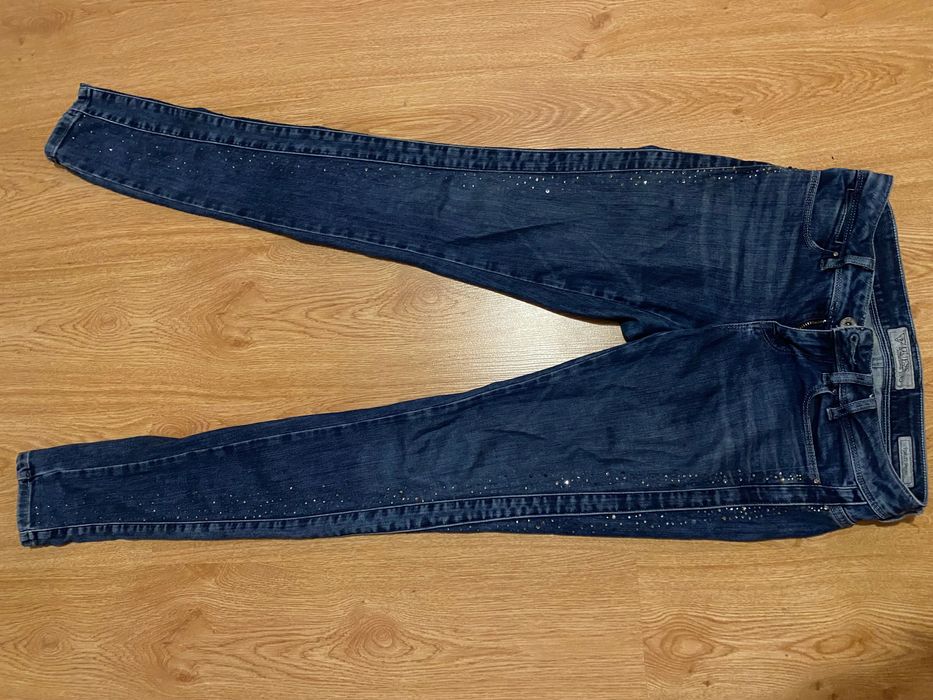 Маркови дамски дънки Guess