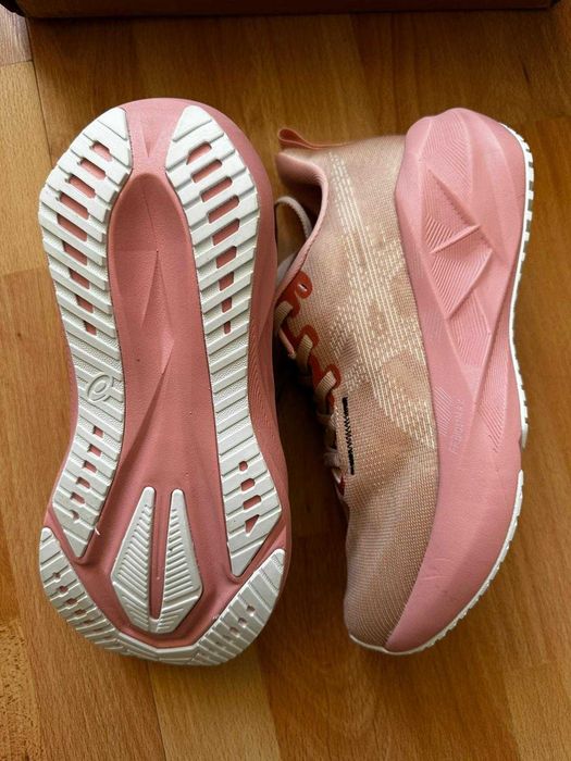 Asics Novablast 5 roz marimea 38