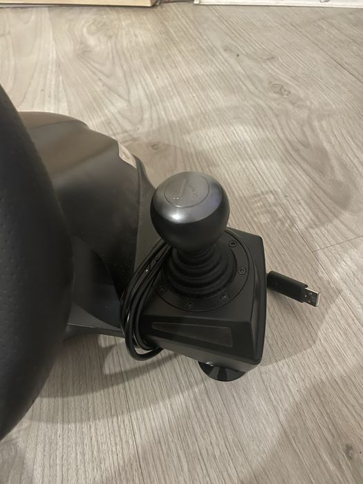 Волан с педали TRUST GXT 289 movi racing wheel