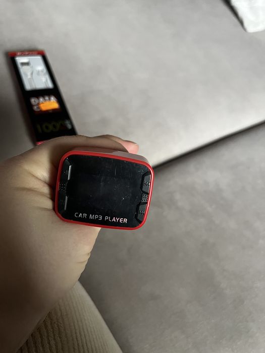 iOS USB кабел + FM трансмитер за запалка с 2 USB и карта