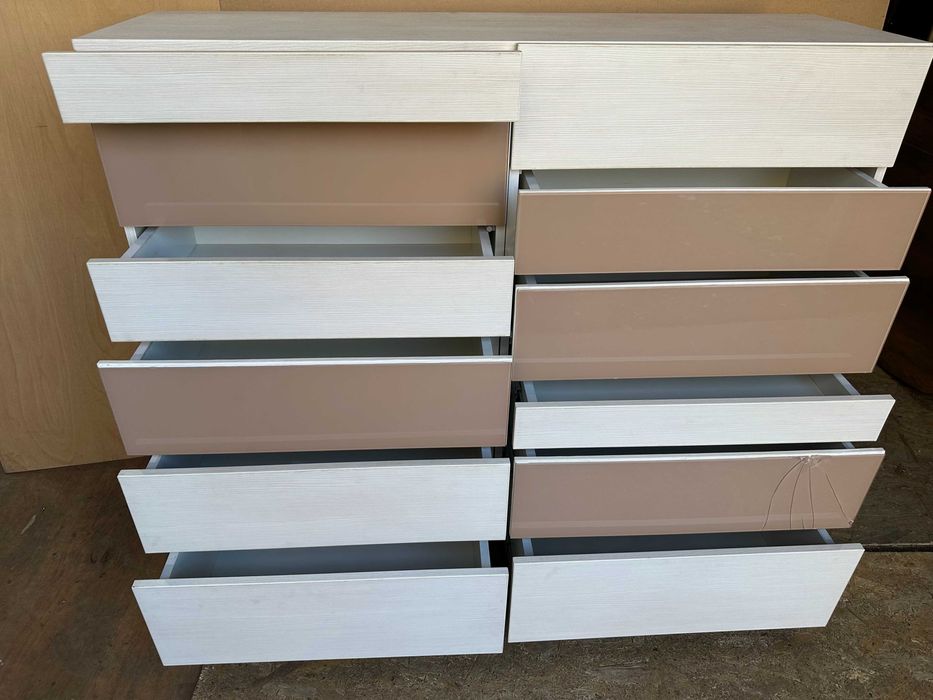 Comoda TV cu 12 sertare; Comoda alba cu spatii depozitare; Dulap