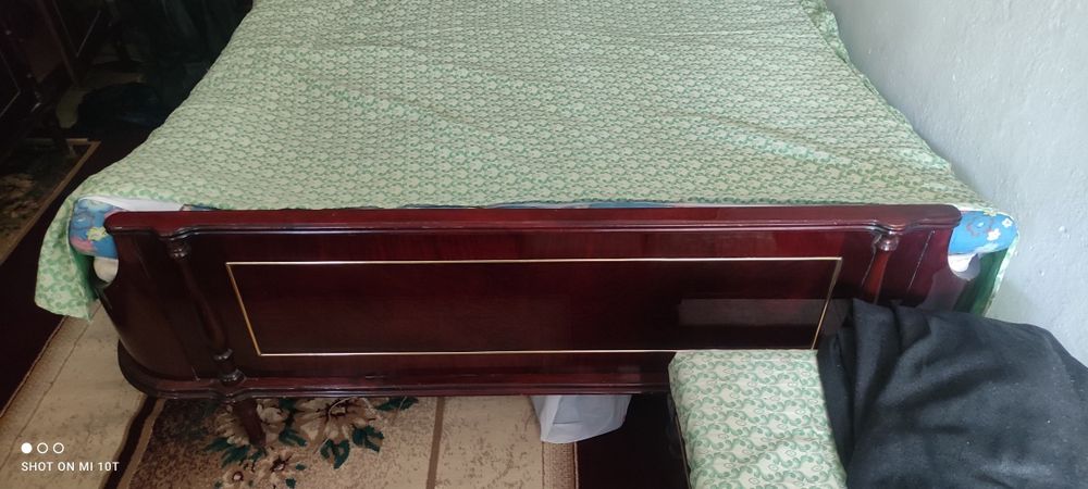 Продам спальный гарнитур