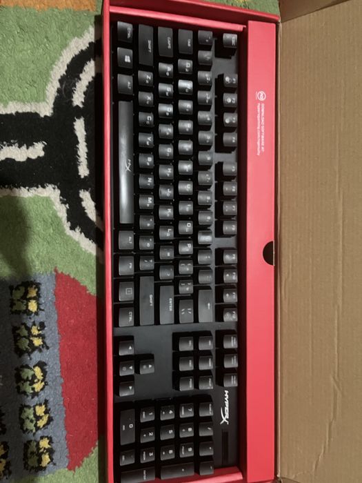 Продам клавиатуру