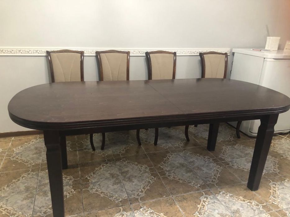 Стол со стульями в подарок