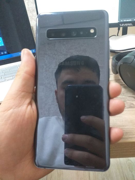 Samsung Galaxy S10 5G 256talik holati ideal