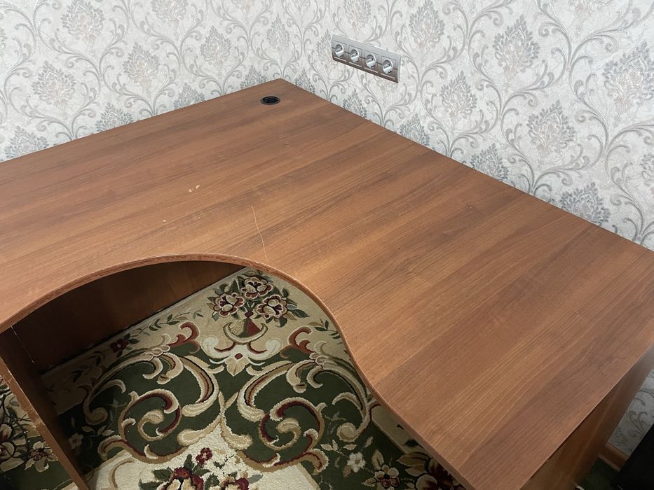 Стол для компютера