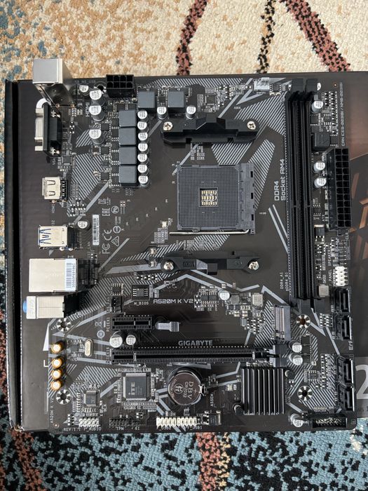 Материнская плата am4