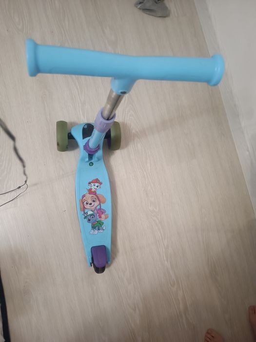 Самокат на 3-4 годика