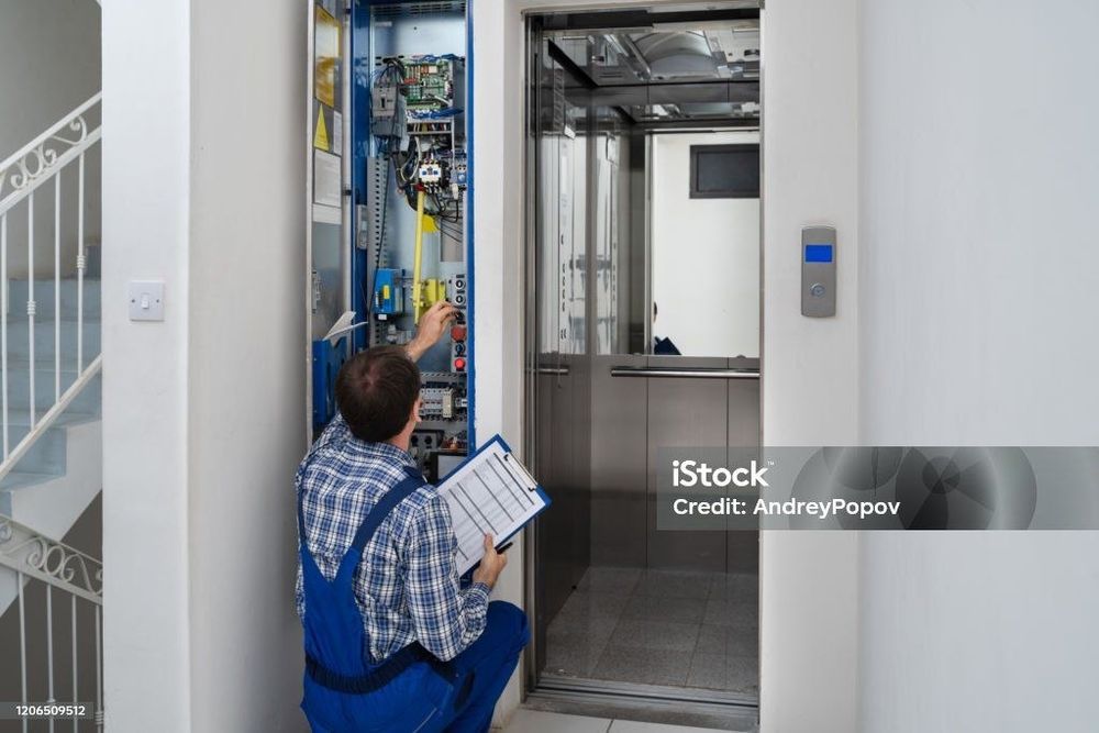 Lift ustasi har qanday liftlarni tamirlaymz