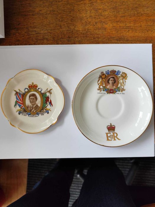 Кралски сувенирни чинийки в чест на Елизабет II и принц Чарлз