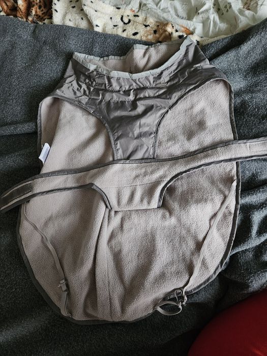 Чисто ново яке за средно голямо куче