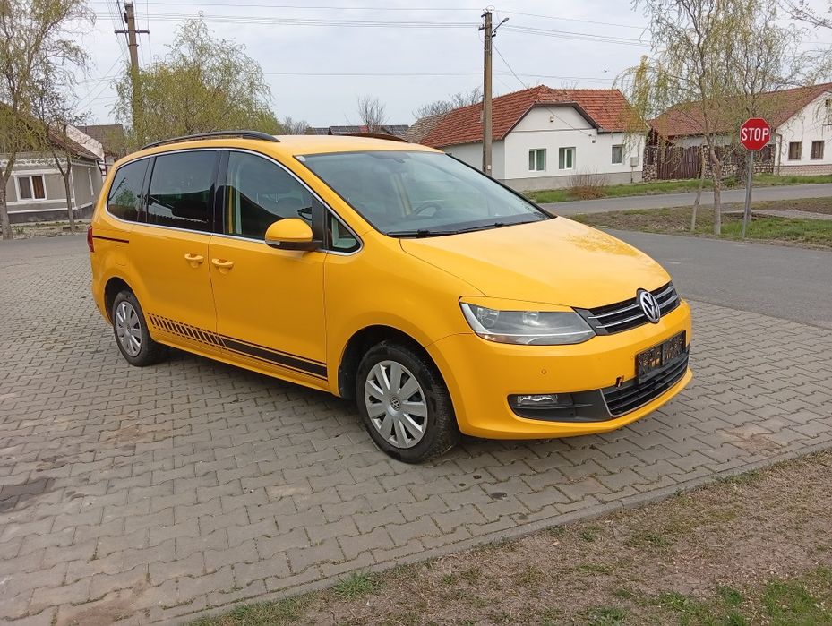 Vând Volskwagen Sharan recent adus