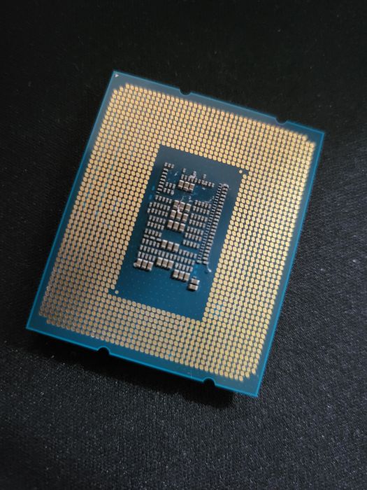 Процессор Intel Core i3-12100F
