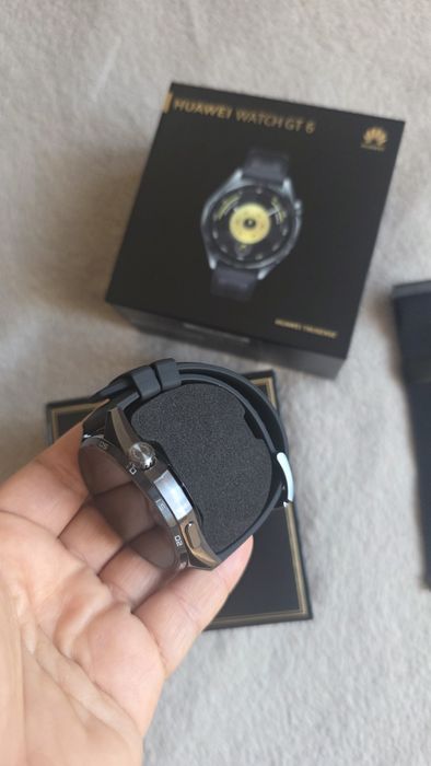 ПРОДАВАМ Часовник huawei watch 6 gt