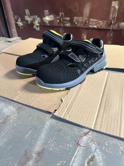 Vand sandale protectie Uvex marimea 38