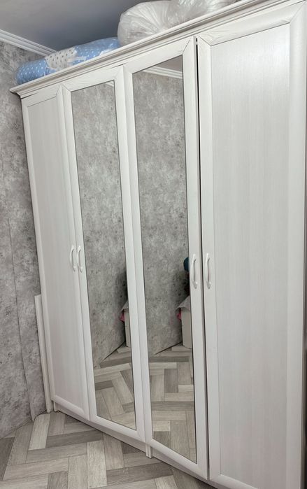 Продам спальный гарнитур