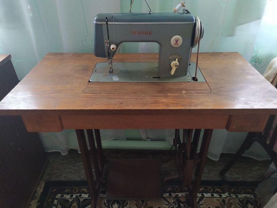 Оверлок и швейная машинка