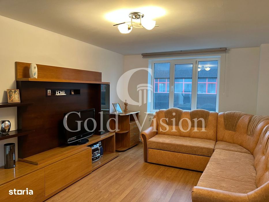 Apartament cu 4 camere, decomandat, 80 mp utili, zonă centrală
