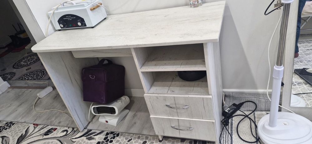 Продаем стол(2шт)