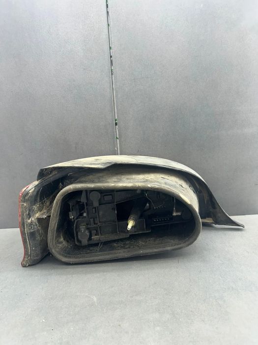 Lampa / Tripla stop dreapta pe aripa DEFECT Citroen Saxo